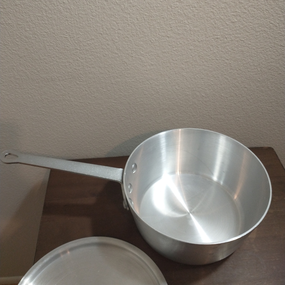 Winco ASP 3. Aluminum Sauce Pan with Lid, New  With Tag